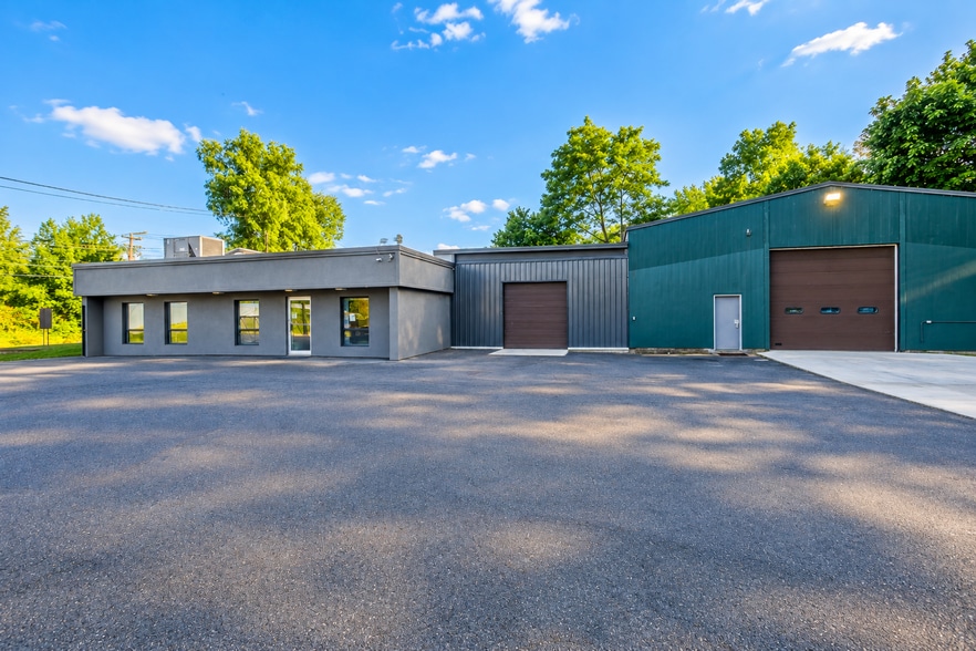 More Photos Of 21 Mainline Dr, Westfield Warehouse For Sale