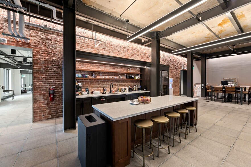 More Photos Of 1305 E Houston St, San Antonio Office For Lease