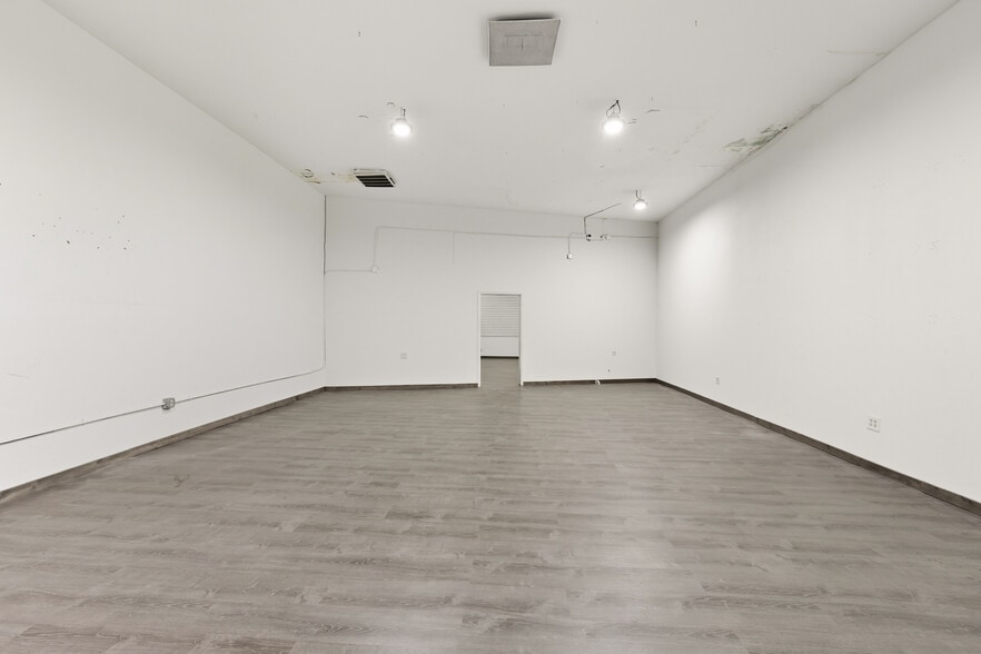 More Photos Of 328-332 W Main St, Merced Storefront For Lease