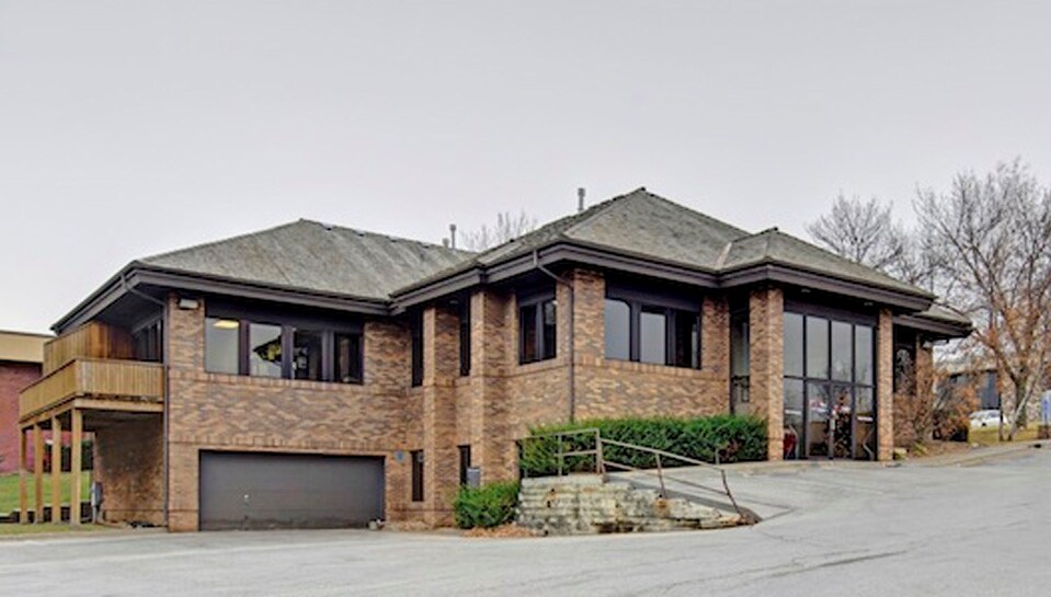 Primary Photo Of 2611 S 117th St, Omaha Loft Creative Space For Sale