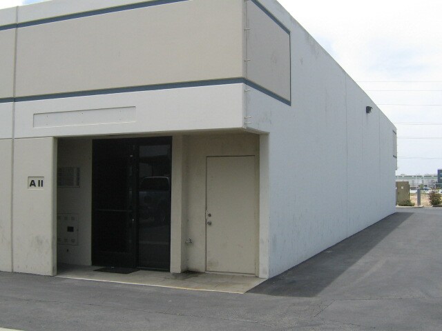 More Photos Of 2040 Eastridge Ave, Riverside Warehouse For Lease