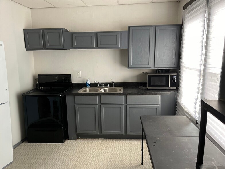 More Photos Of 1301 Pennsylvania St, Gary Apartments For Sale