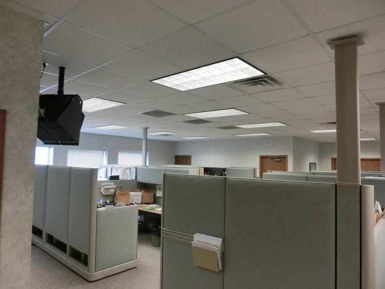 More Photos Of 2875 Village Rd, Portage Office For Sale