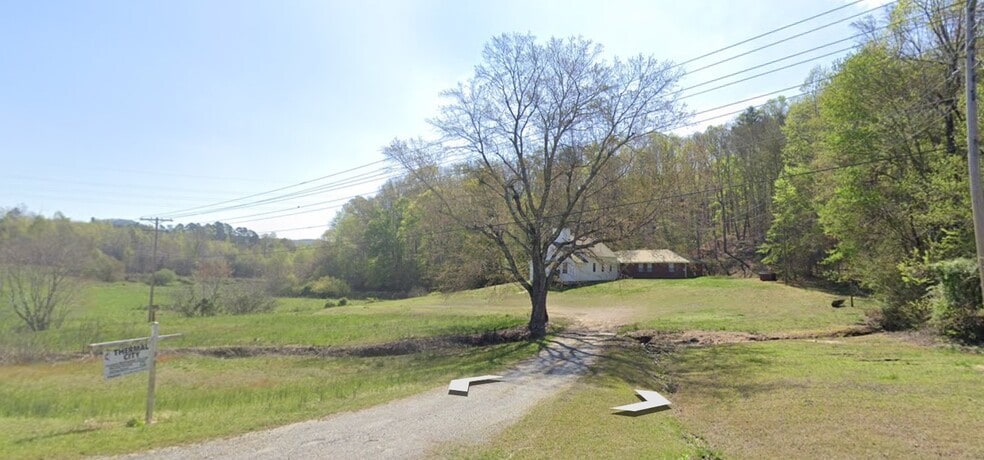 More Photos Of 301 Thermal City Rd, Union Mills Specialty For Sale