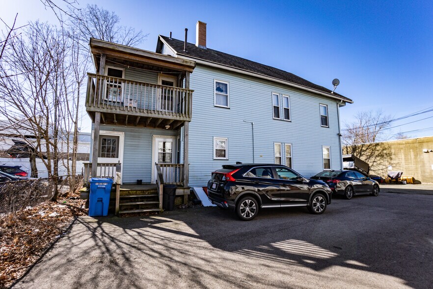 More Photos Of 916R Main St, Waltham Storefront Retail Residential For Sale