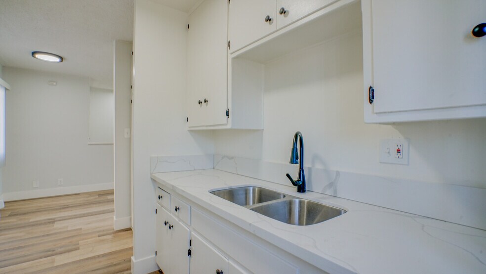 More Photos Of 8419-8425 S Western Ave, Los Angeles Apartments For Sale