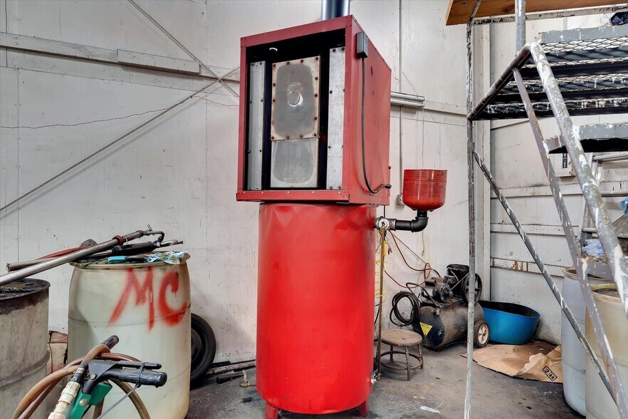 More Photos Of 609 Fair St, Anderson Industrial For Sale