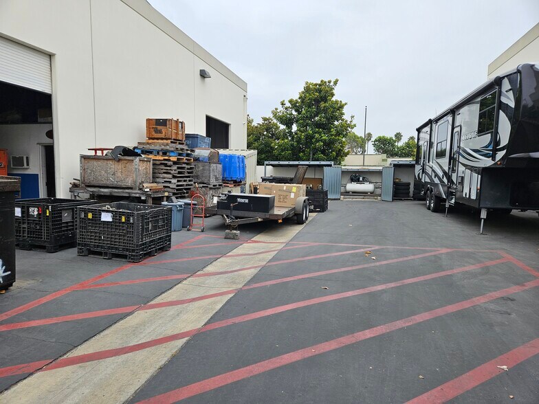 More Photos Of 6105 Obispo Ave, Long Beach Warehouse For Sale