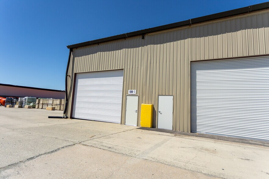 More Photos Of 1209 W Market St, Smithfield Industrial For Sale