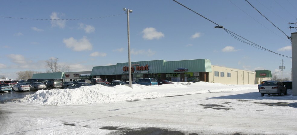 More Photos Of 1655-1673 Pearl Rd, Brunswick General Retail For Lease