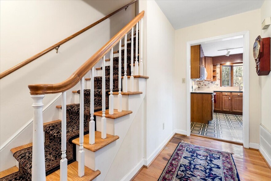 More Photos Of 1356 Coopers Cove Rd, Hardy Specialty For Sale