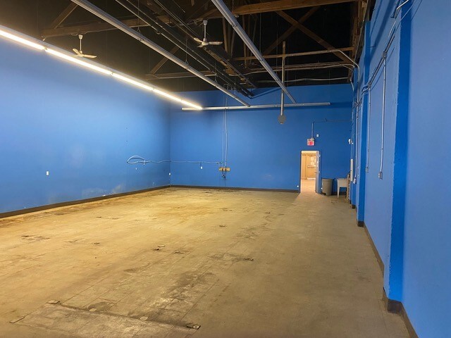 More Photos Of 12004 111th Ave NW, Edmonton Showroom For Lease