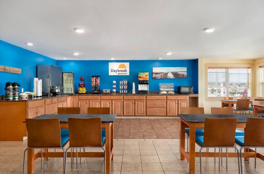 More Photos Of 461 Maine Mall Rd, South Portland Hotel For Sale