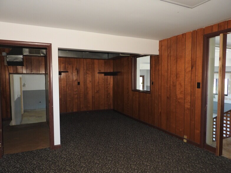 More Photos Of 1800 Brewerton Rd, Mattydale Freestanding For Sale