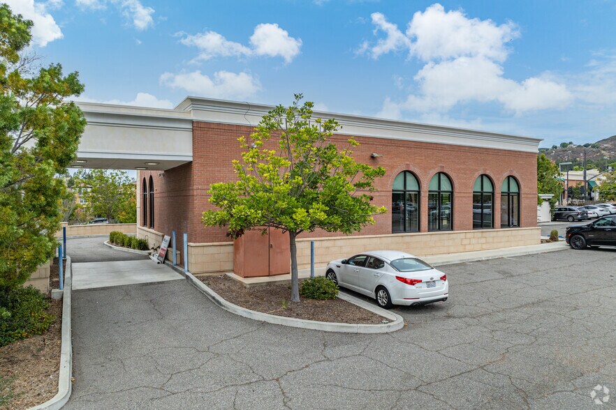 More Photos Of 1705 San Elijo Rd, San Marcos Bank For Lease