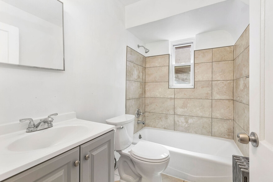 More Photos Of 7119 Eastlawn Dr, Cincinnati Apartments For Sale