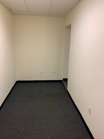 More Photos Of 2800 Lancaster Ave, Wilmington Storefront Retail Office For Lease