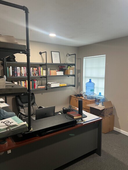 More Photos Of 1377 Cross Creek Cir, Tallahassee Loft Creative Space For Sale