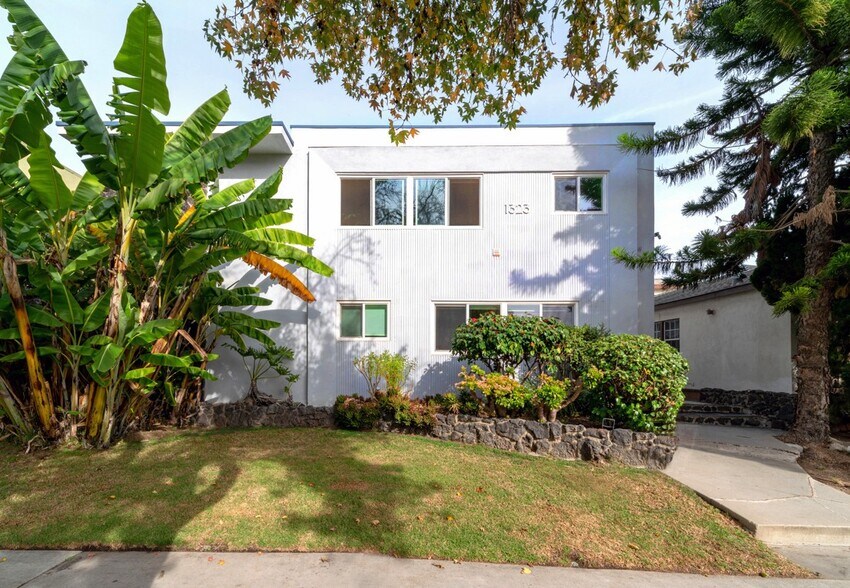 Primary Photo Of 1323 11th St, Santa Monica Apartments For Sale