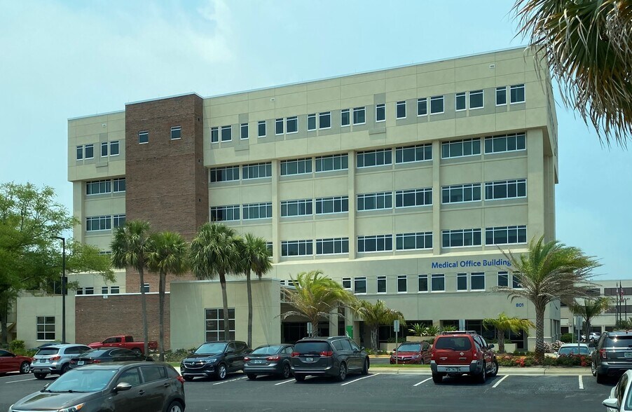 More Photos Of 615 N Bonita Ave, Panama City Hospital For Lease