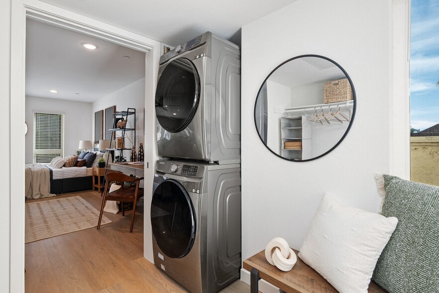 More Photos Of 2426 4th Ave, San Diego Apartments For Lease