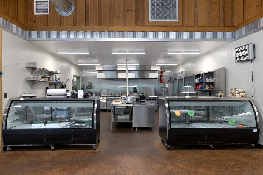 More Photos Of 3891 S Highway 365, Redfield General Retail For Sale