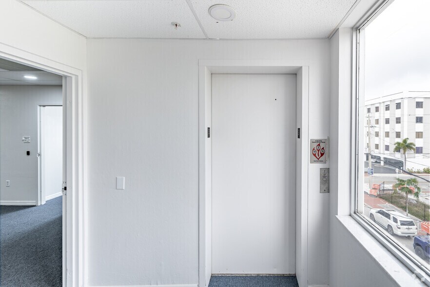 More Photos Of 2401 1st St, Fort Myers Office Residential For Sale