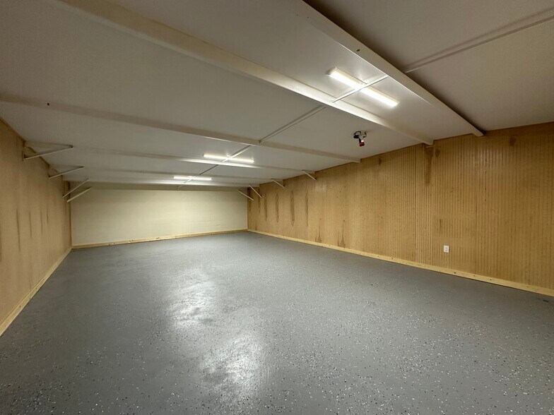 More Photos Of 616 N Main St, Gainesville Warehouse For Sale