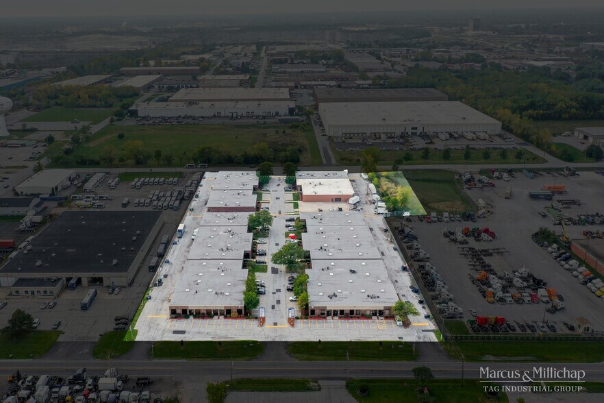 More Photos Of 500-566 W Taft Dr, South Holland Warehouse For Sale