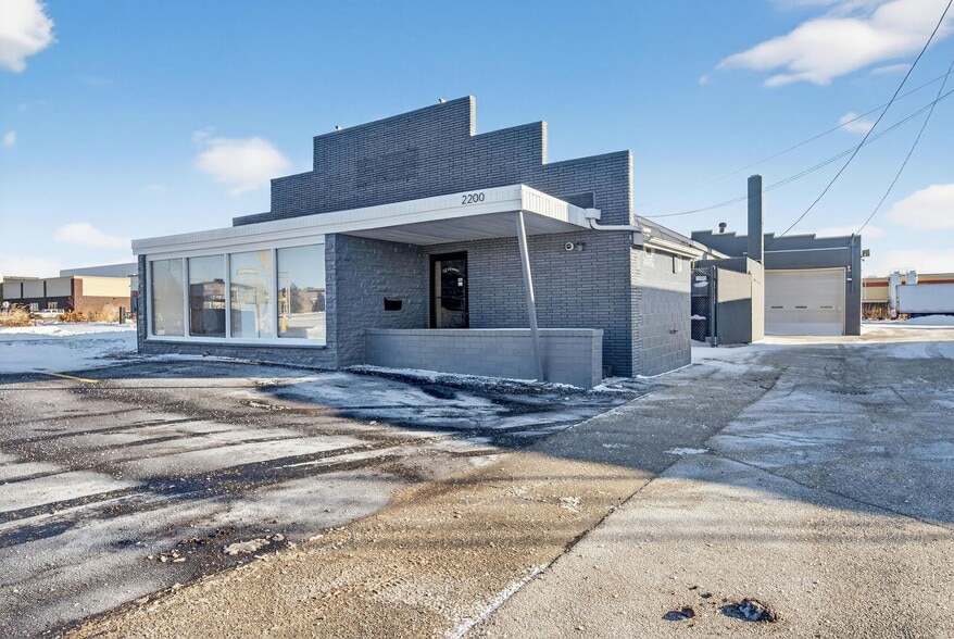 More Photos Of 2200 S Miller Pky, Milwaukee Distribution For Sale