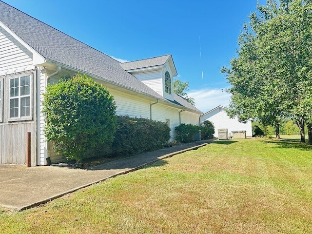 More Photos Of 920 Riser Rd, Ruston Flex For Sale