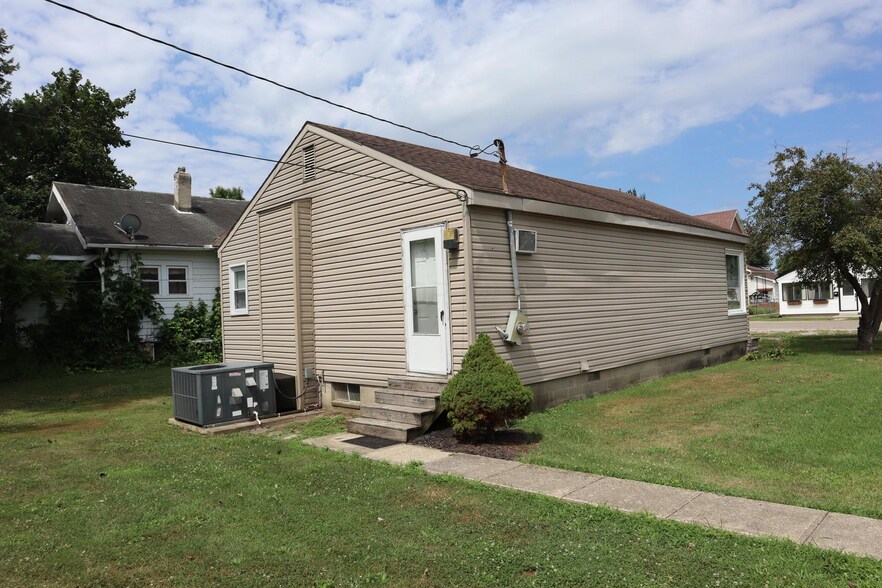 More Photos Of 433 Gibbs Ave, Washington Court House Freestanding For Sale