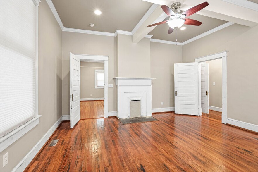 More Photos Of 113 Whitsett St, Greenville Office For Sale
