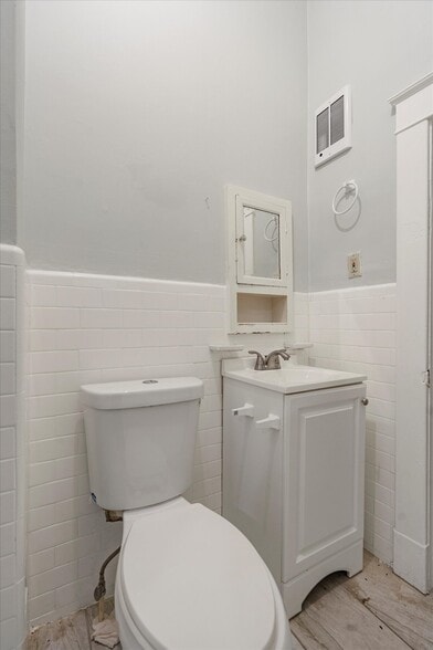 More Photos Of 204 E 25th St, Baltimore Office For Sale