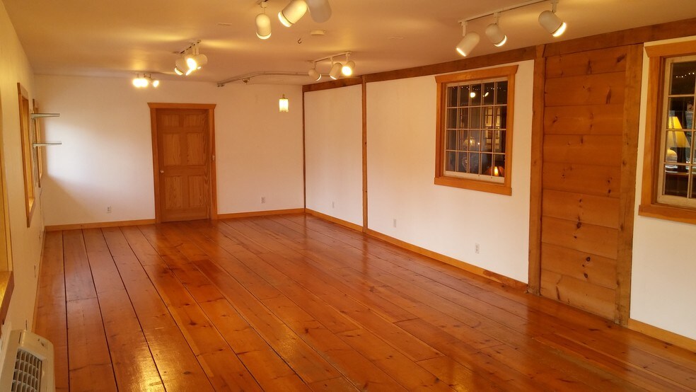 More Photos Of 4010 W Skippack Pike, Skippack Freestanding For Lease