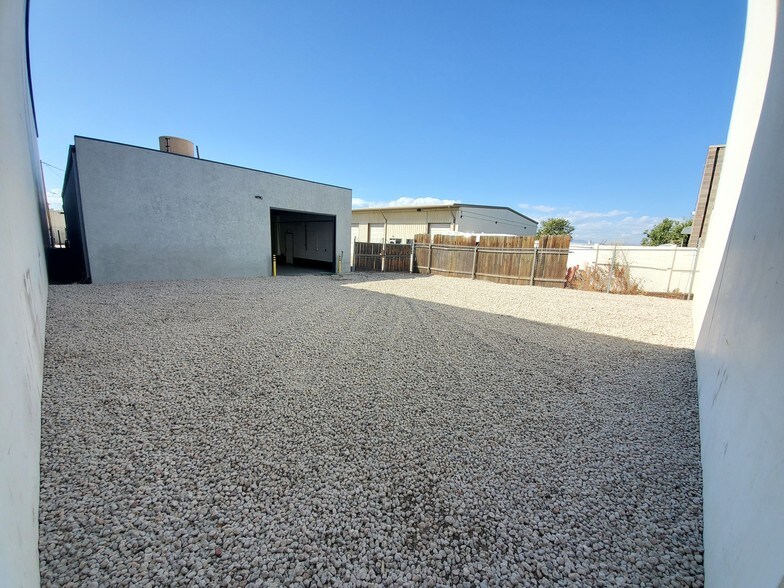 More Photos Of 387 E 55th Ave, Denver Warehouse For Lease