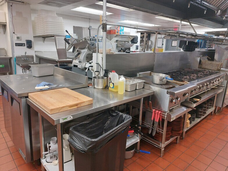 More Photos Of 5101 E Colonial Dr, Orlando Restaurant For Sale