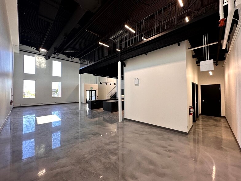 More Photos Of 4412 9 St SE, Calgary Warehouse For Sale