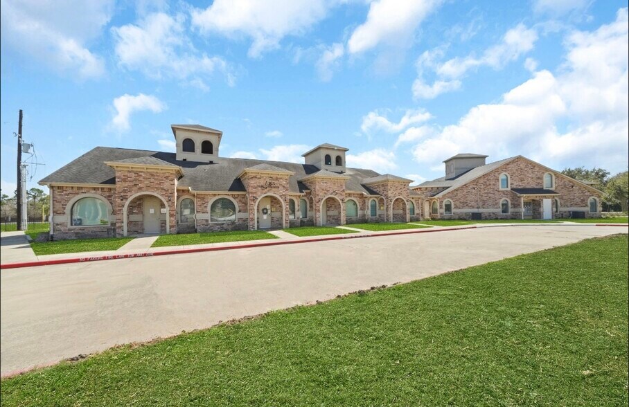 Primary Photo Of 120 Eldridge Rd, Sugar Land Medical For Sale