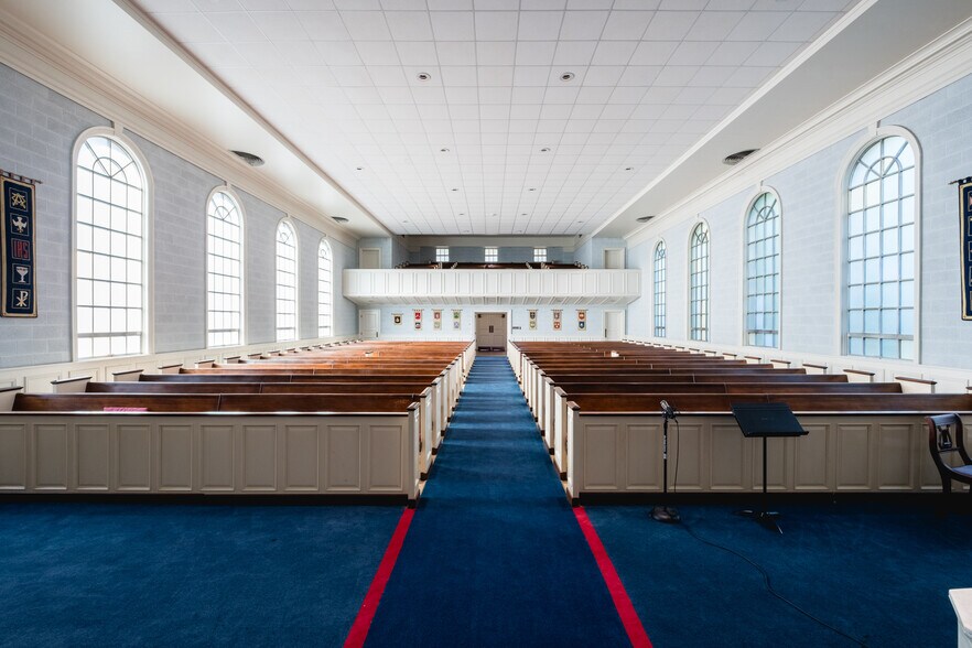 More Photos Of 4401 Woodlawn Dr, Little Rock Religious Facility For Sale