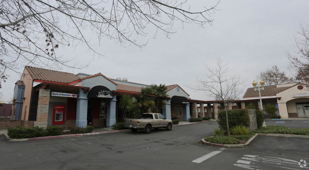 More Photos Of 9080 Laguna Main St, Elk Grove Restaurant For Lease