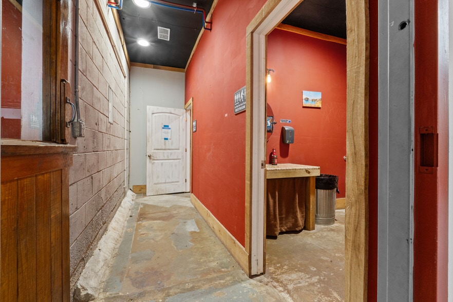 More Photos Of 25 Word St, Fairburn Warehouse For Sale