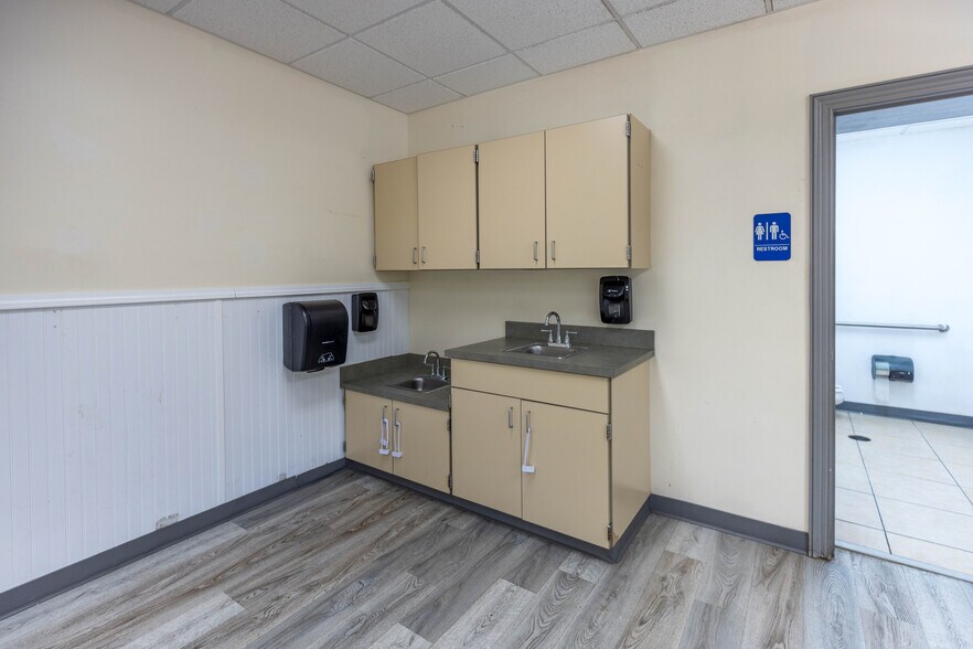 More Photos Of 1100 Stockton St, Jacksonville Religious Facility For Lease