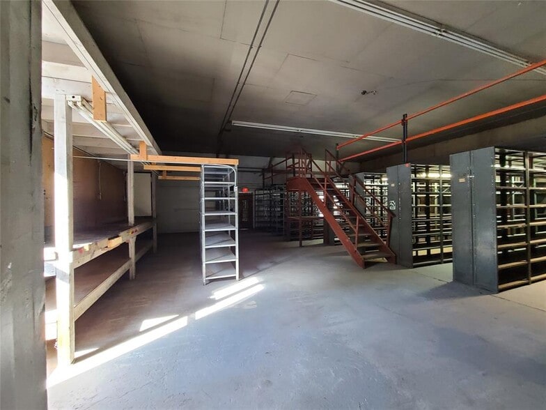 More Photos Of 4547 State Route 52, Jeffersonville Auto Repair For Sale