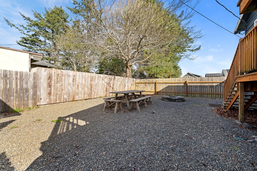 More Photos Of 1201 Bay Ave, Ocean Park Restaurant For Sale