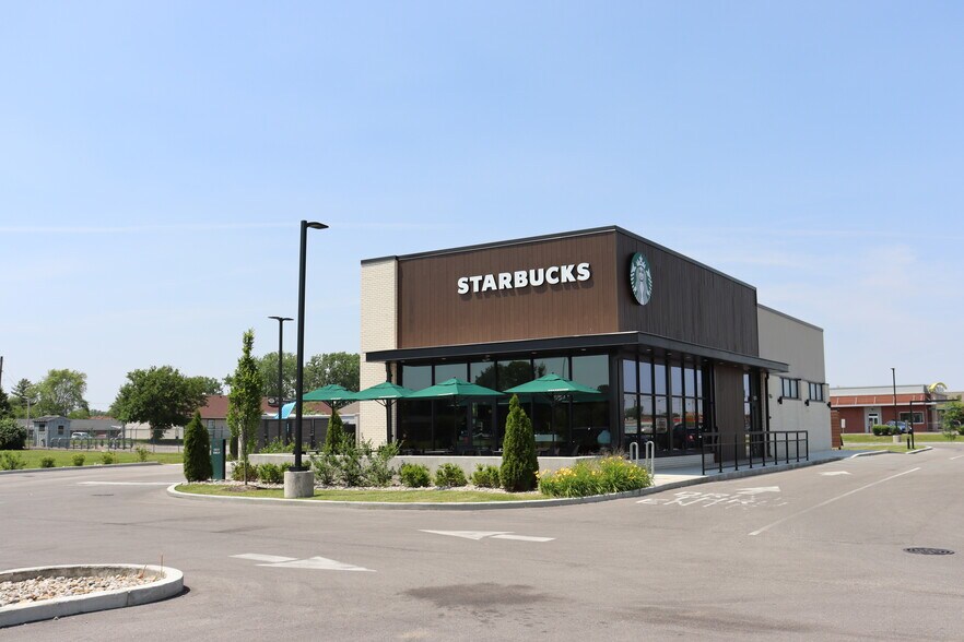 More Photos Of 1474 N State St, Greenfield Restaurant For Sale