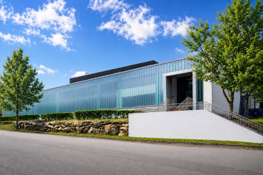 Primary Photo Of 83 Harvard Ave, Stamford Office For Lease