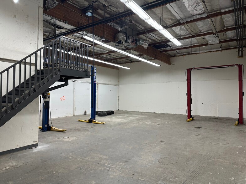 More Photos Of 8010 Wheatland Ave, Sun Valley Manufacturing For Sale