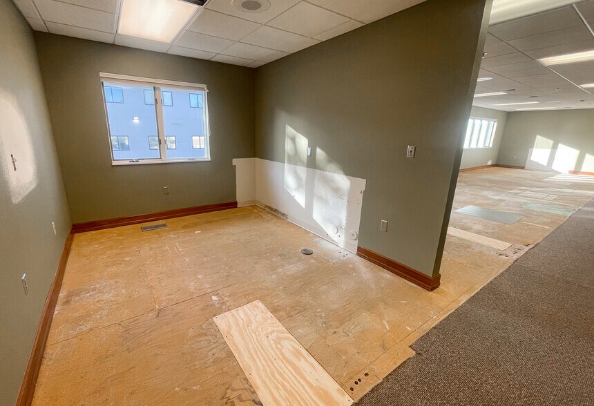 More Photos Of 4904 S Minnesota Ave, Sioux Falls Office For Sale