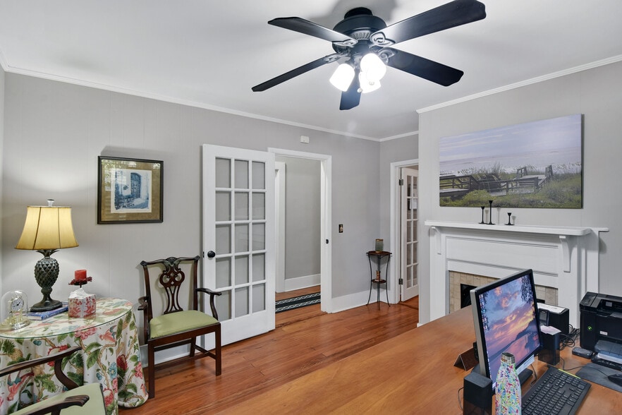 More Photos Of 1607 Norwich St, Brunswick Flex For Sale